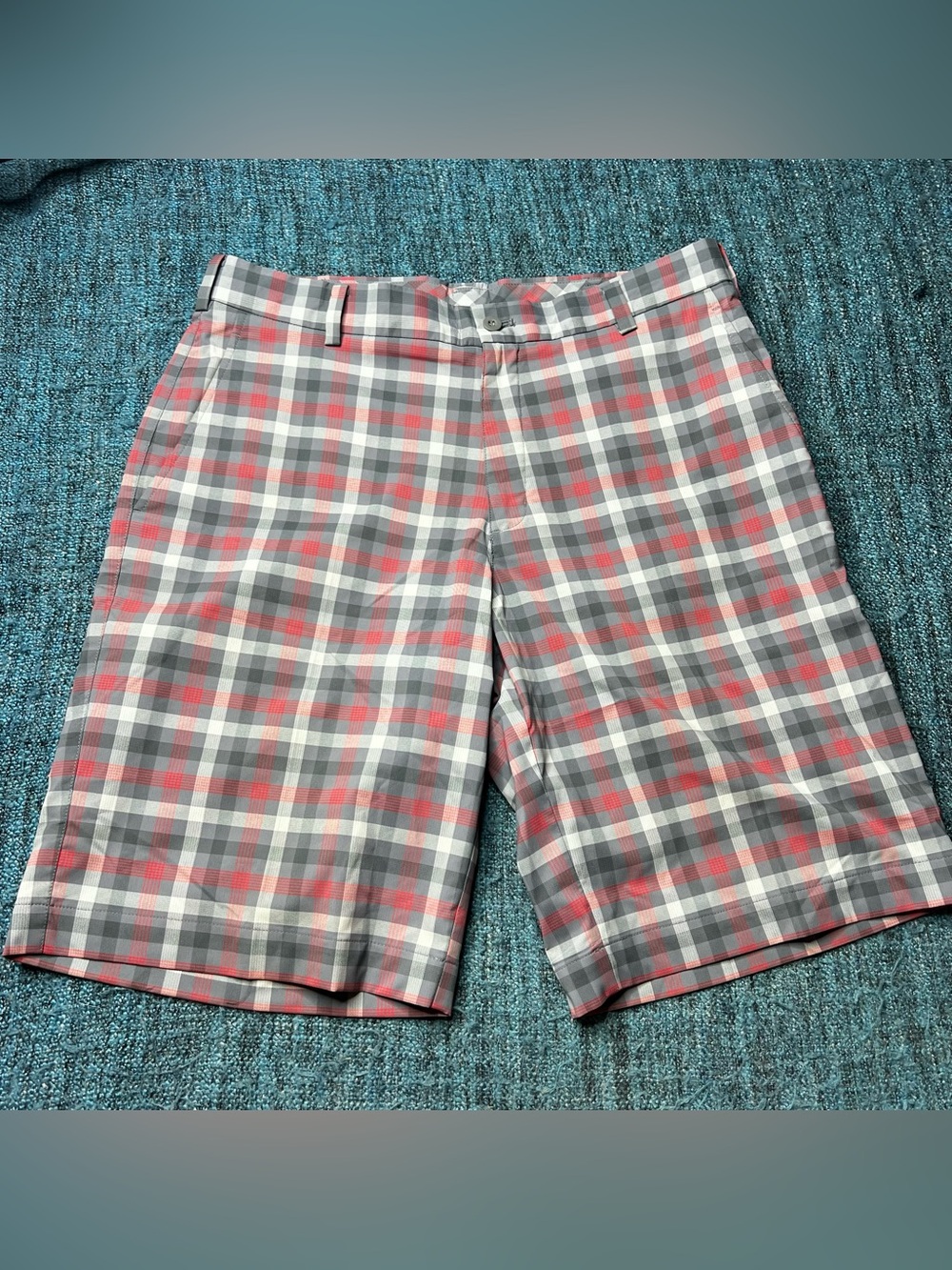 Nike 2012 Men's Dri-Fit Plaid Golf Shorts in Gray Red Size 33 with 11" Inseam
